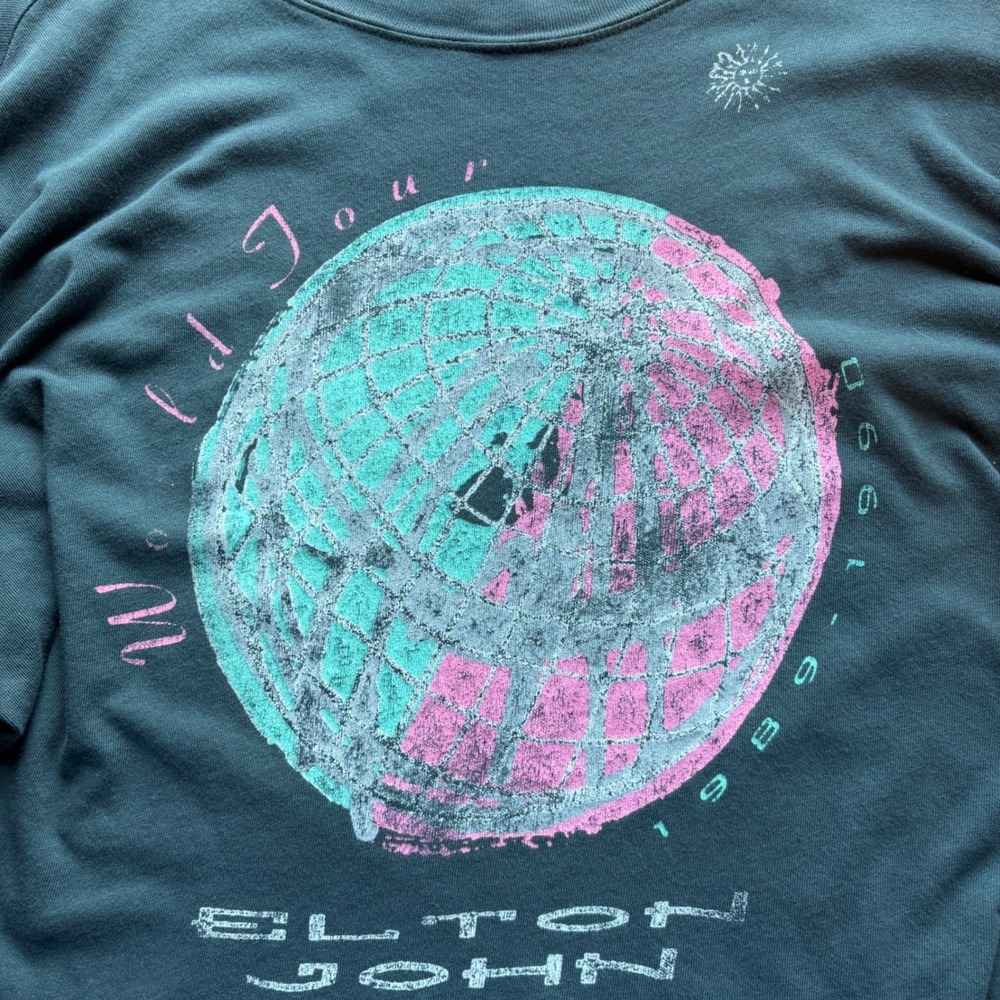 * Daydreamer Elton John Y2K World Tour 1989-1990 Graphic Cropped Tee Size Medium - Picture 6 of 11